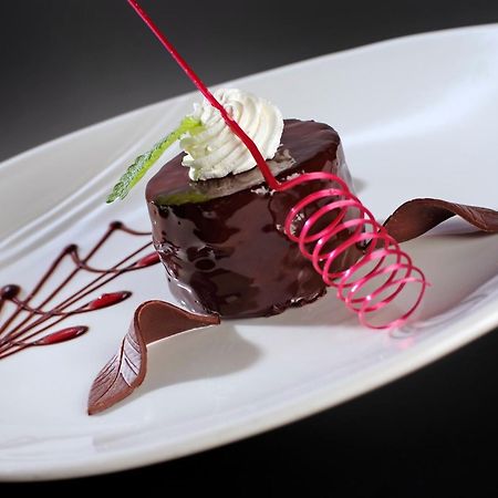 Restaurant & Design Hotel Noem Arch Брно Экстерьер фото
