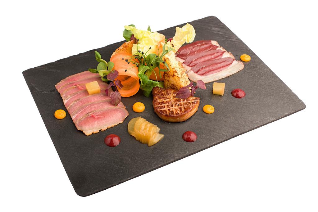 Restaurant & Design Hotel Noem Arch Брно Экстерьер фото
