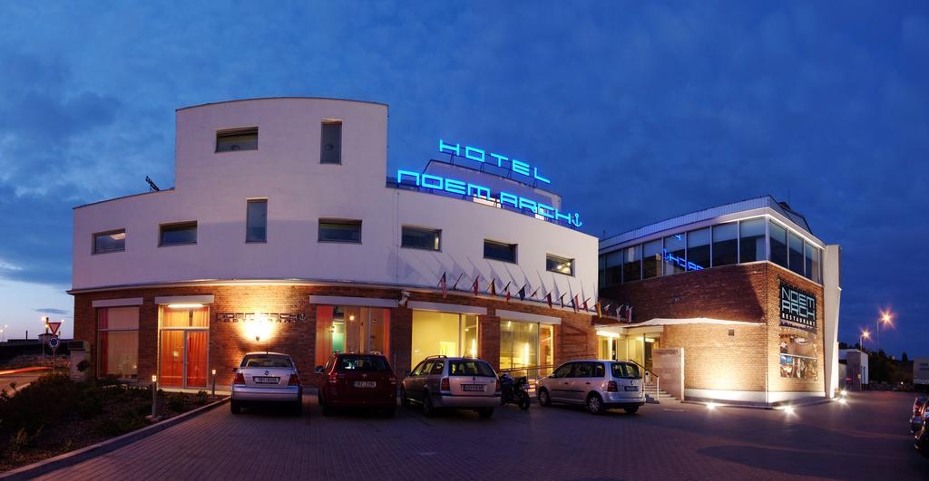 Restaurant & Design Hotel Noem Arch Брно Экстерьер фото