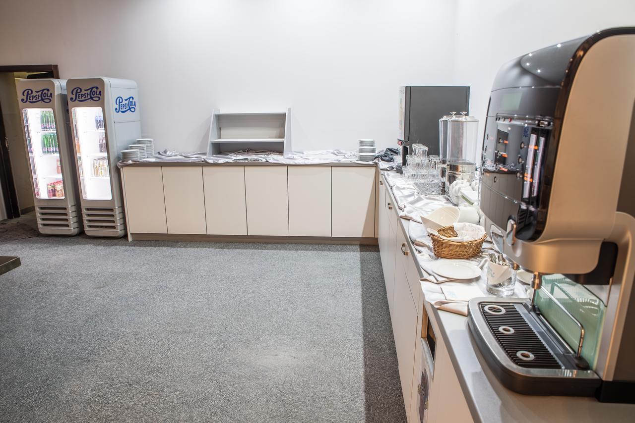 Restaurant & Design Hotel Noem Arch Брно Экстерьер фото
