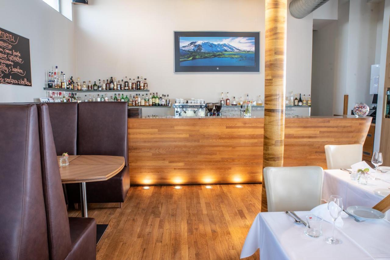 Restaurant & Design Hotel Noem Arch Брно Экстерьер фото