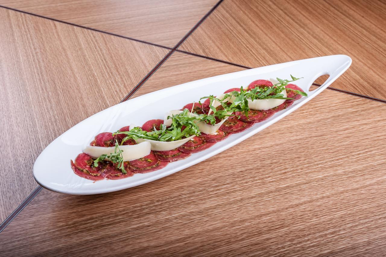 Restaurant & Design Hotel Noem Arch Брно Экстерьер фото