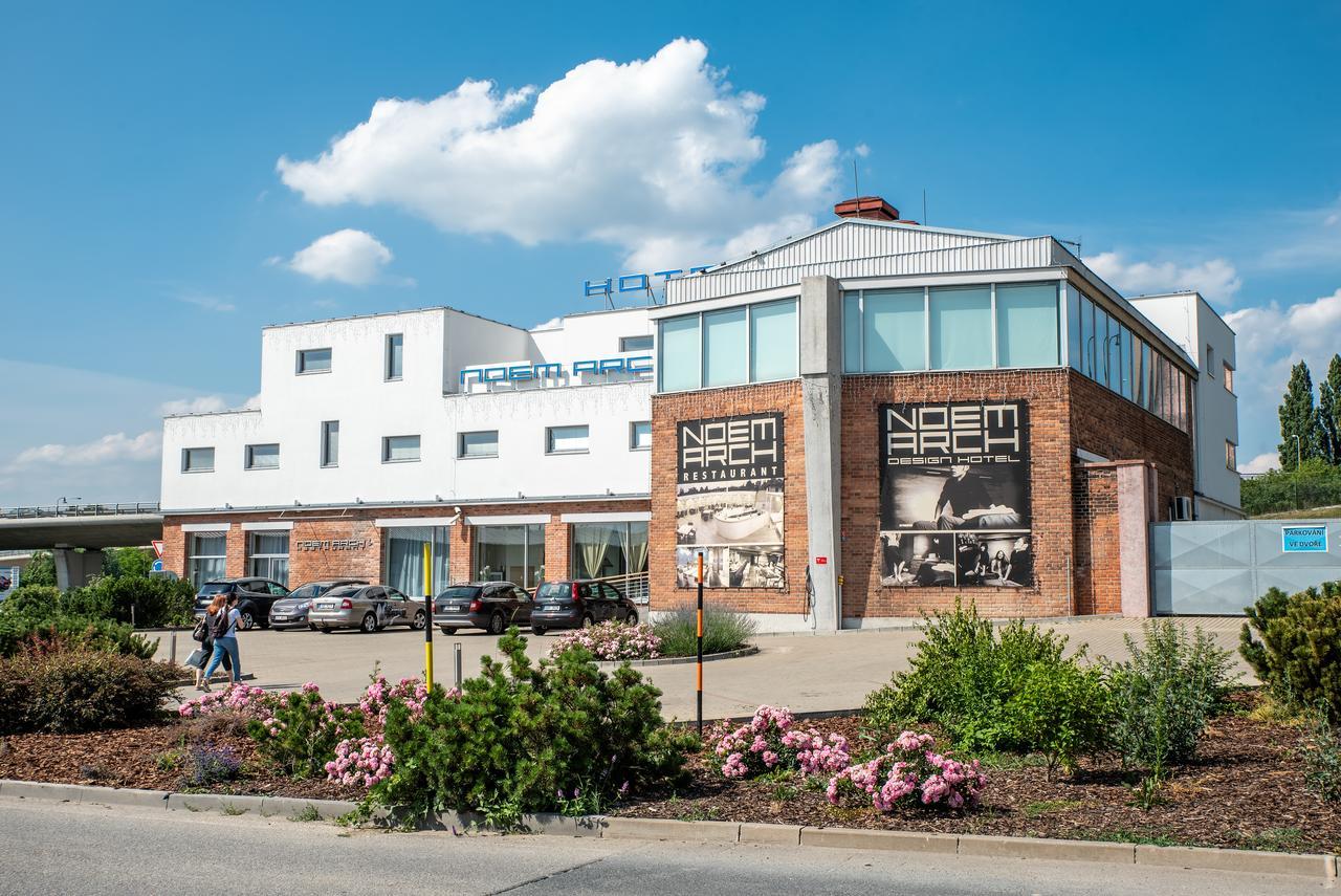 Restaurant & Design Hotel Noem Arch Брно Экстерьер фото