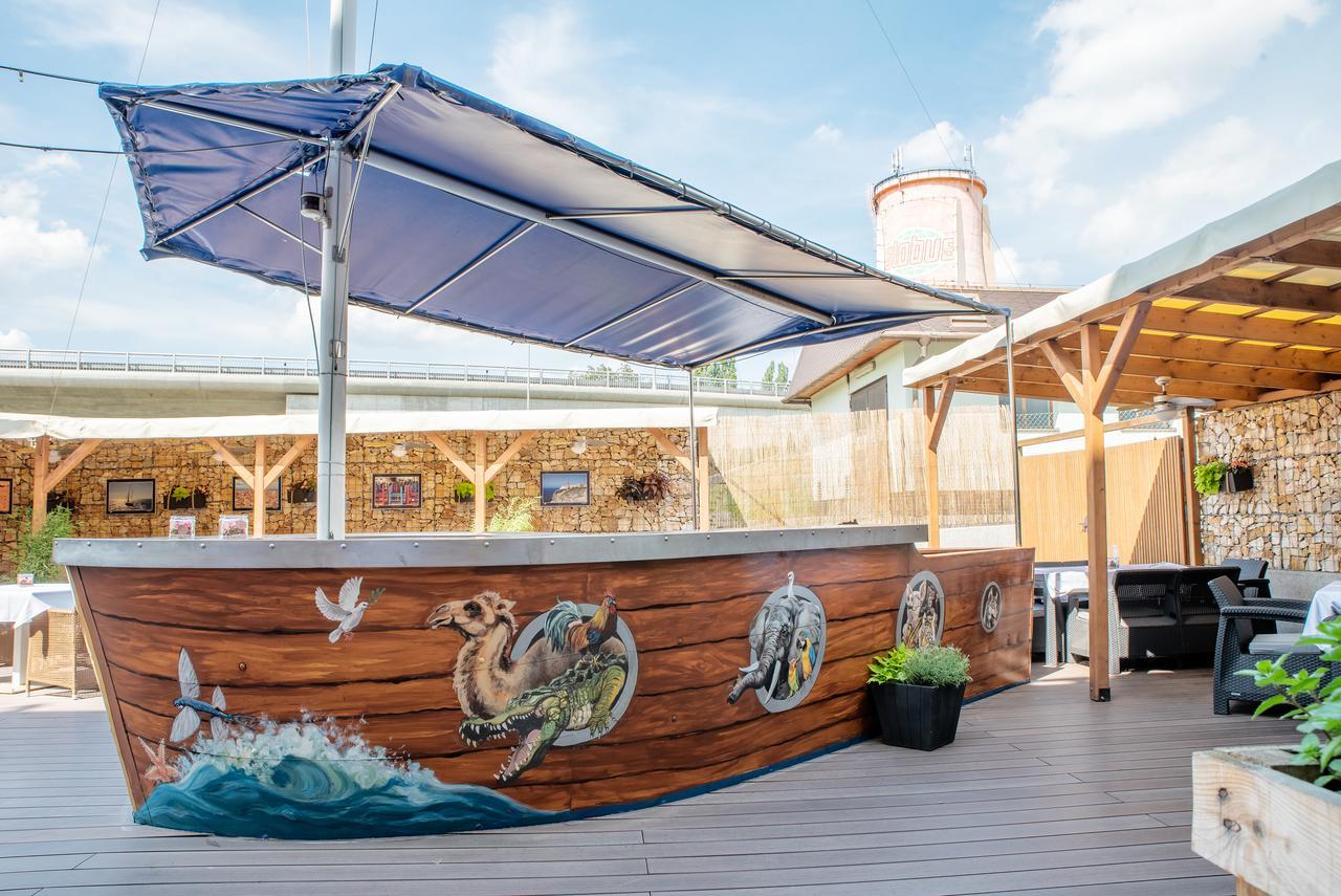 Restaurant & Design Hotel Noem Arch Брно Экстерьер фото