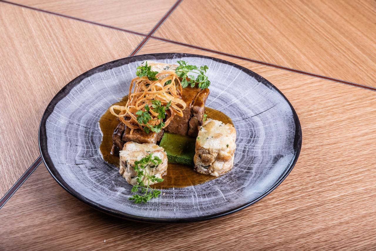 Restaurant & Design Hotel Noem Arch Брно Экстерьер фото