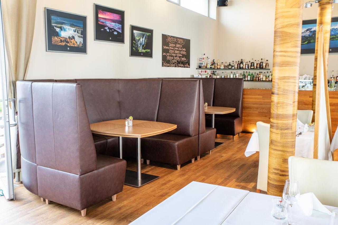 Restaurant & Design Hotel Noem Arch Брно Экстерьер фото