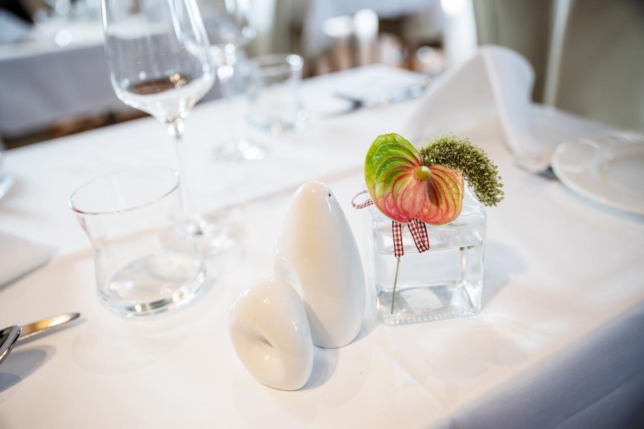 Restaurant & Design Hotel Noem Arch Брно Экстерьер фото