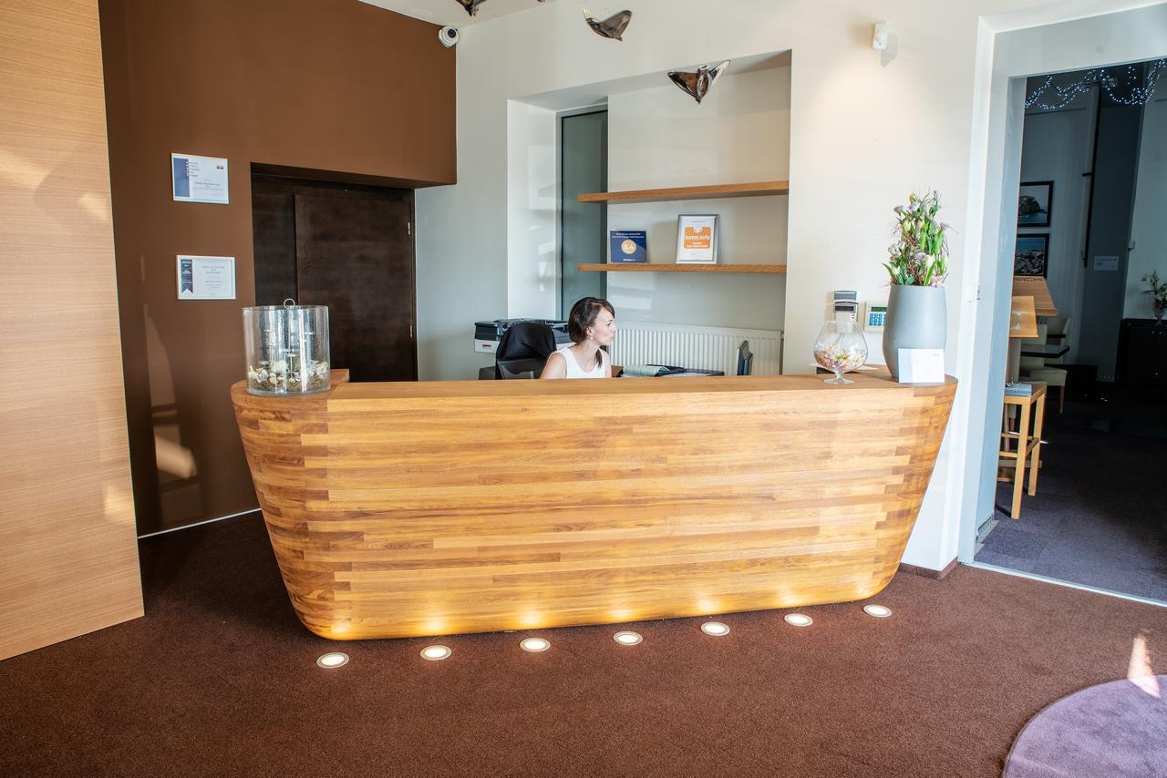 Restaurant & Design Hotel Noem Arch Брно Экстерьер фото