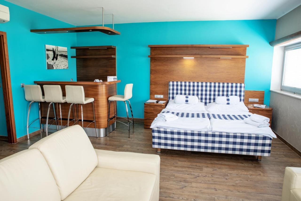 Restaurant & Design Hotel Noem Arch Брно Экстерьер фото