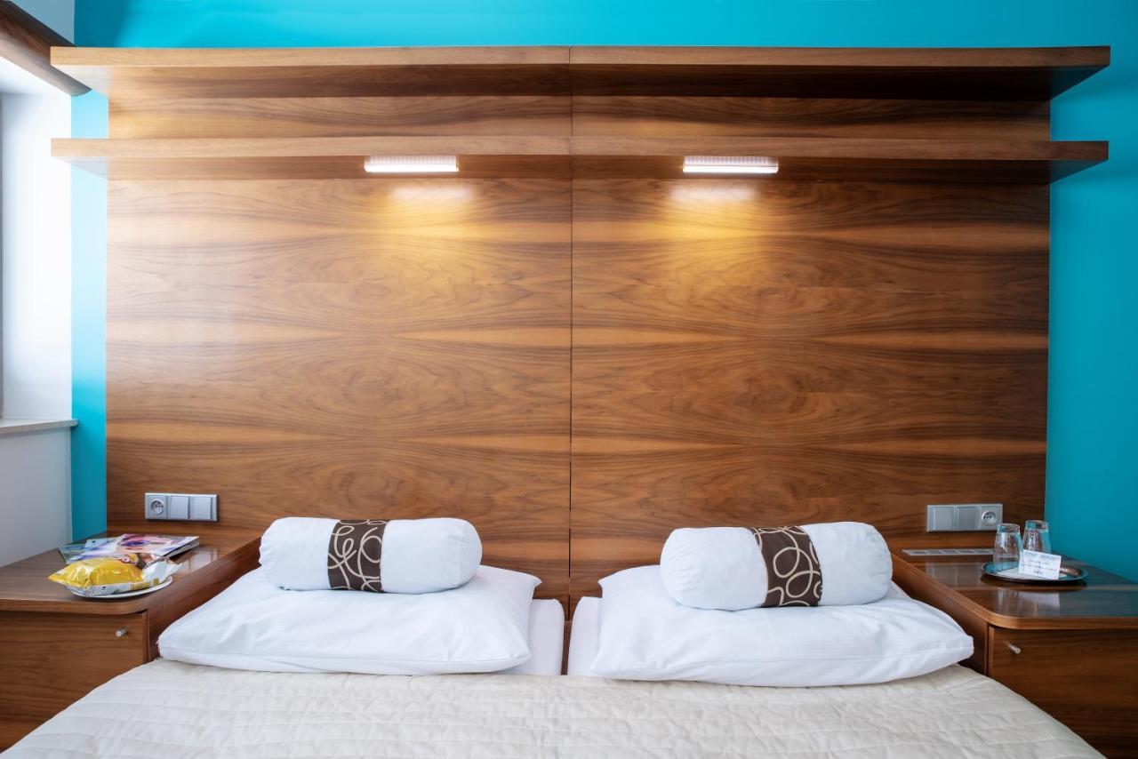 Restaurant & Design Hotel Noem Arch Брно Экстерьер фото